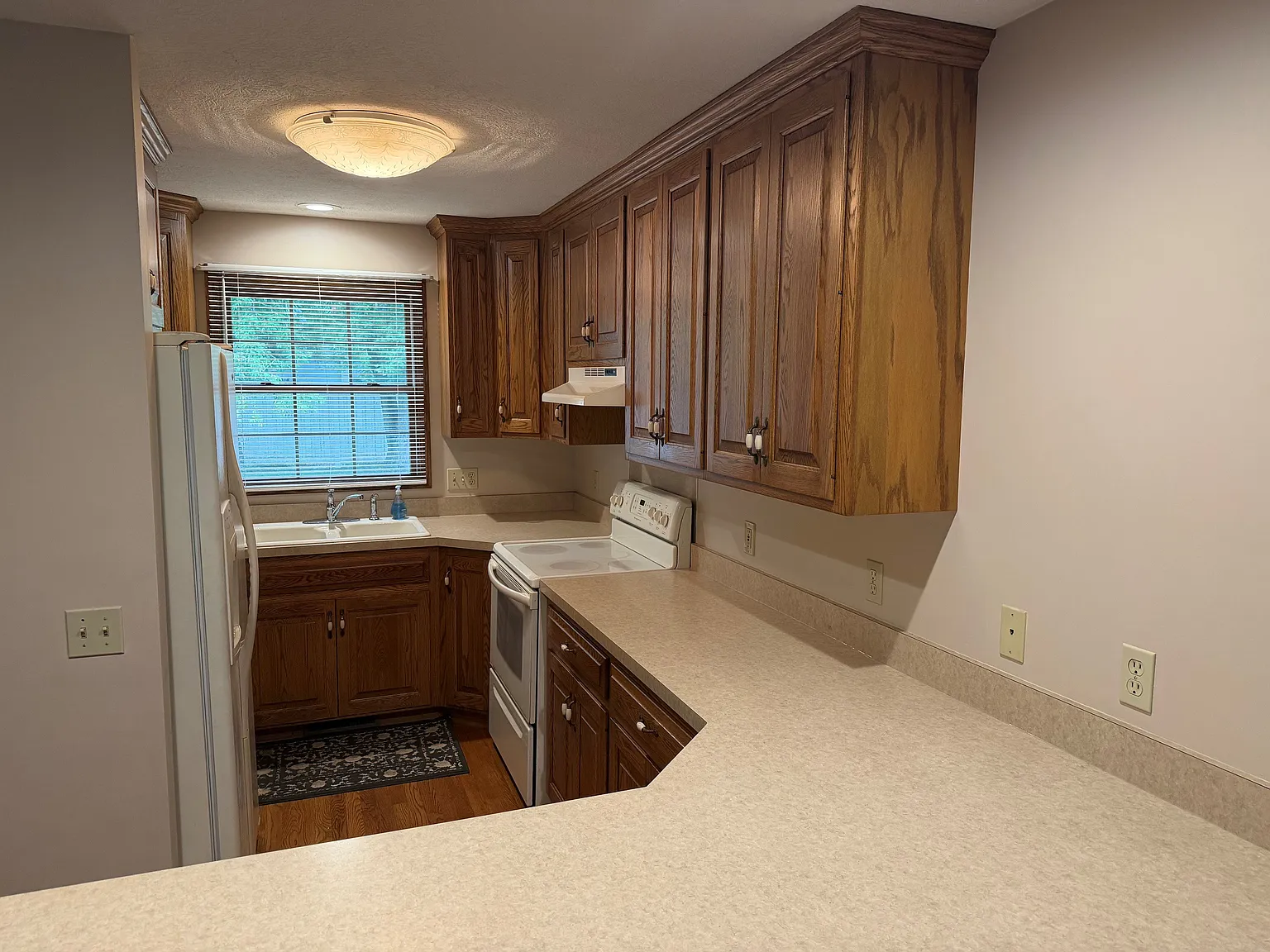 3 bed, 1584 sqft, $1,695 — Photo 3