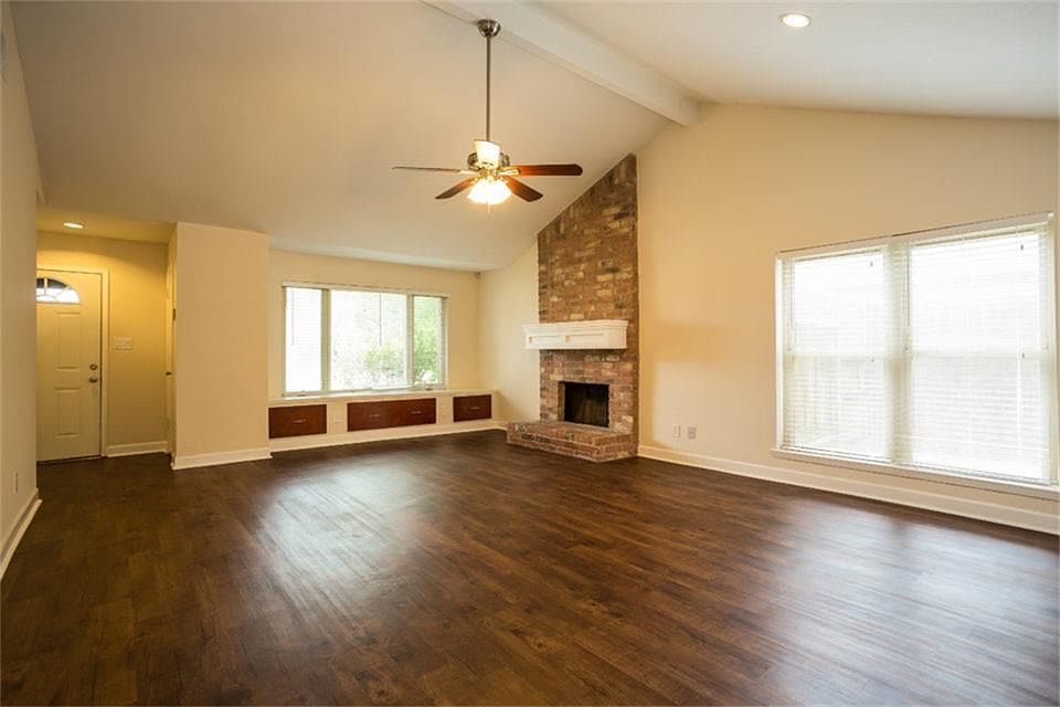 1st image of 5626 Village Way Dr