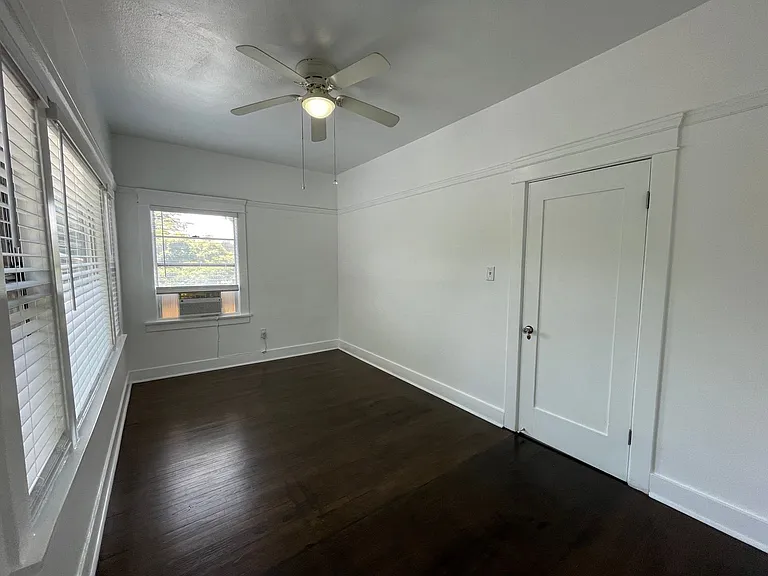 735 W 4th St — Photo 11