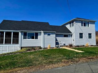 19 Dartmouth Rd, Ipswich, MA 01938