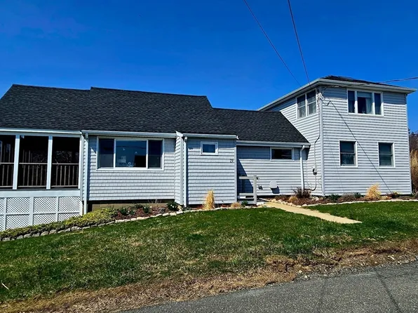 19 Dartmouth Rd, Ipswich, MA 01938