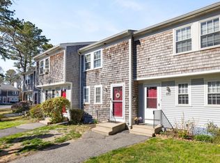 300 Falmouth Rd APT 20D, Mashpee, MA 02649