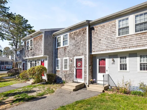 300 Falmouth Road APT 20D, Mashpee, MA 02649