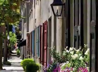 29 1/2 State St APT A, Charleston, SC 29401