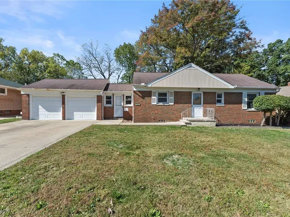 5570 Cumberland Dr, Garfield Heights, OH 44125