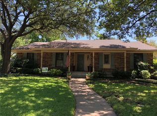 1208 N Cottonwood Dr, Richardson, TX 75080