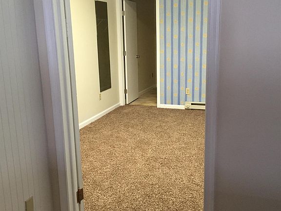 2nd image of 21722 Great Mills Rd #B