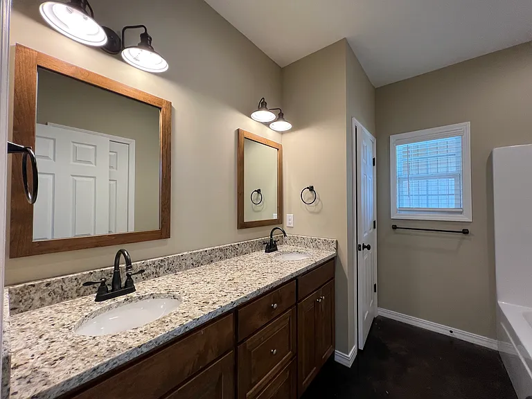 12914 Churchill Dr #B — Photo 12