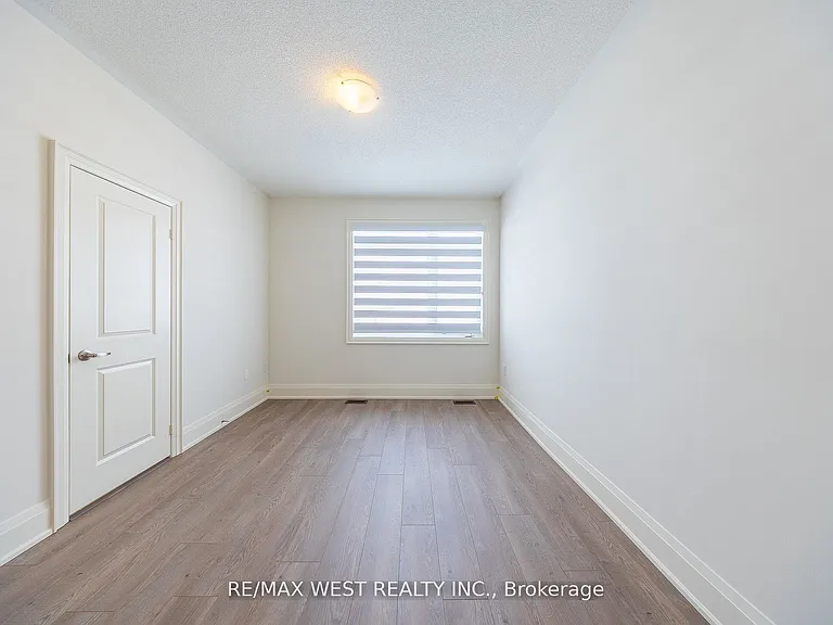 2215 Crystal Dr — Photo 33