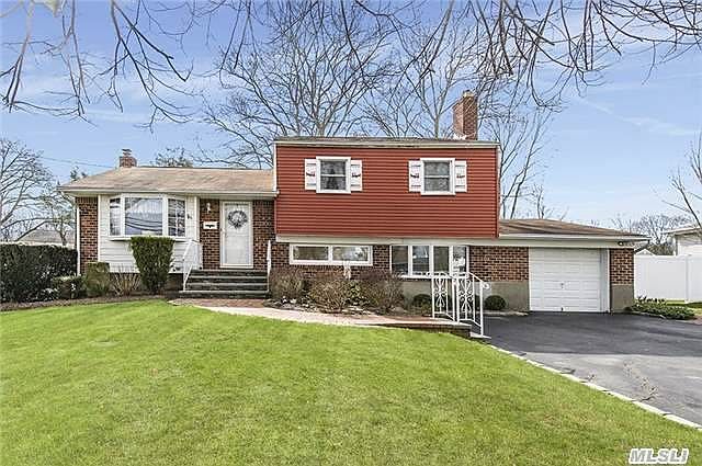 1st image of 6 Frost Ln