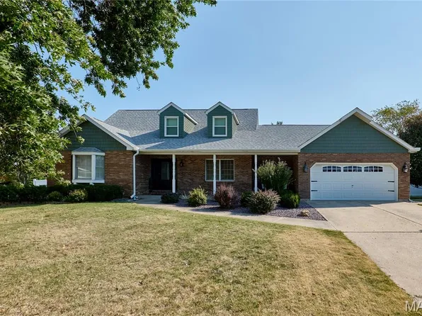 404 Chantilly Ct, Warrenton, MO 63383