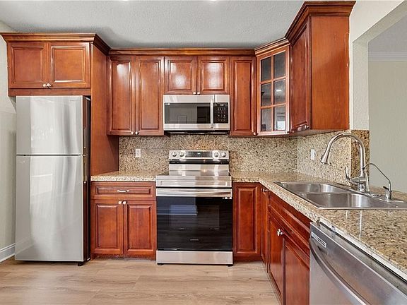 3rd image of 1700 NW 4th Avenue