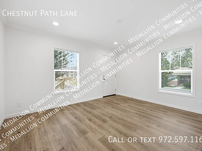 7 Chestnut Path Ln — Photo 3