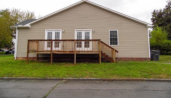 3rd image of 201 Dunbar St