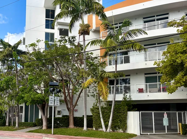 7700 Tatum Waterway Dr #203, Miami Beach, FL 33141