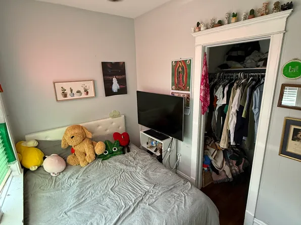 1910 S Wood St APT 3, Chicago, IL 60608