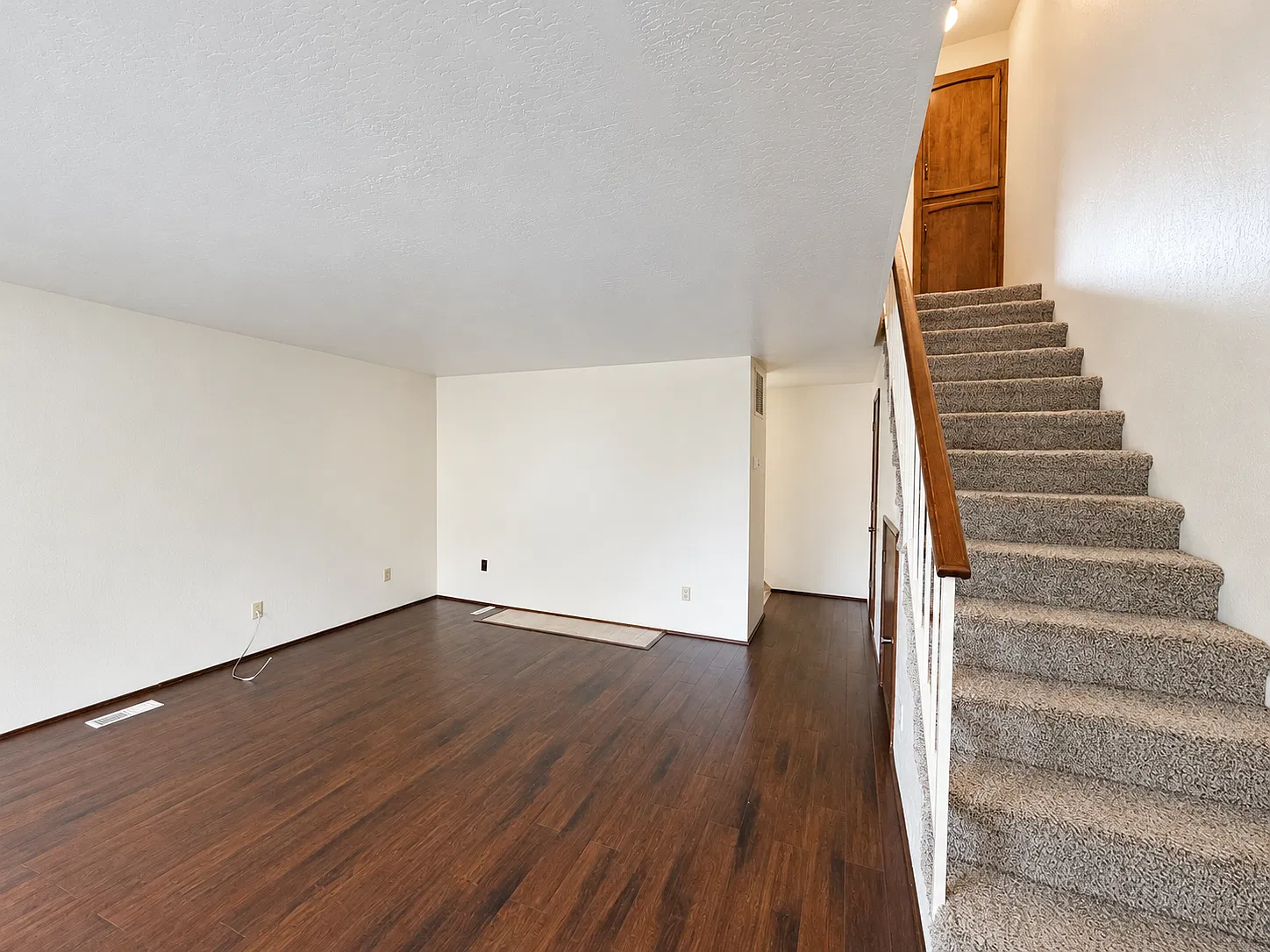 2 bed, 1.5 bath, 1100 sqft, $1,800 — Photo 3