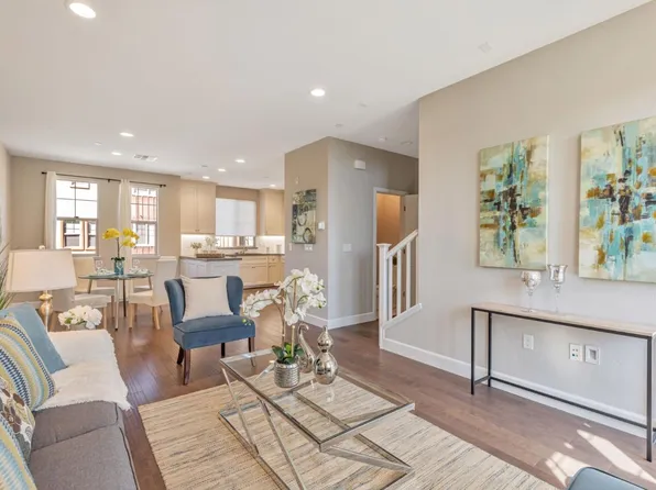 897 Tranquility Cir Unit 12, Livermore, CA 94551