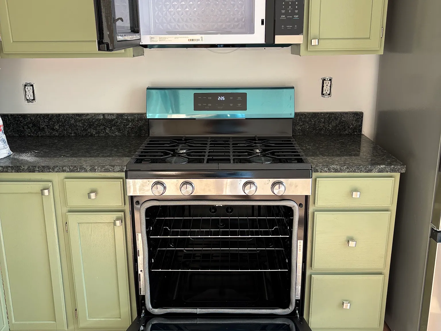 3 bed, 2.5 bath, 1620 sqft, $2,650 — Photo 3