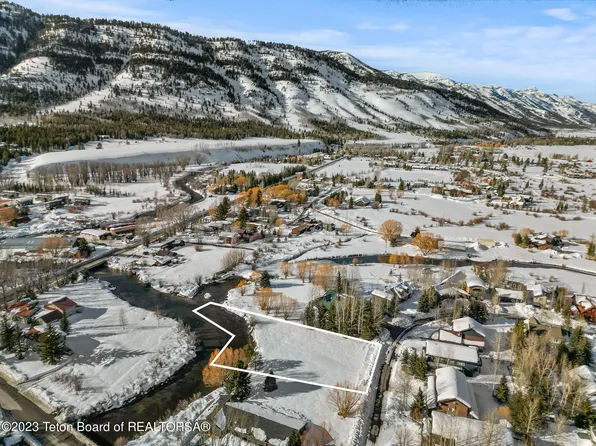 1405 N 2nd St, Wilson, WY 83014