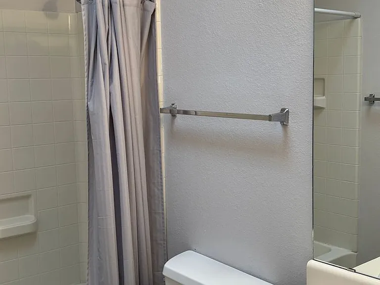 2125 Sierra Ln NE — Photo 17