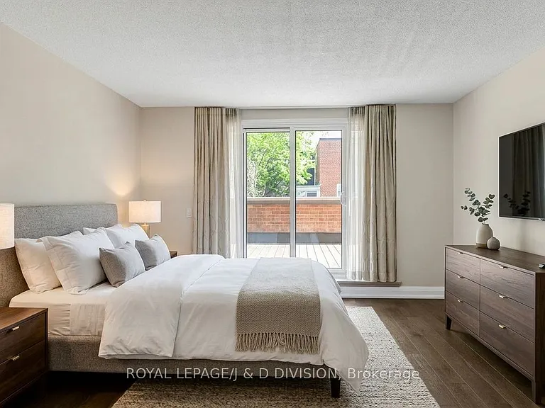 25 George St S #405 — Photo 23