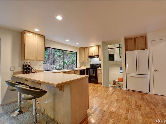 4th image of 4901 NE 187th Pl