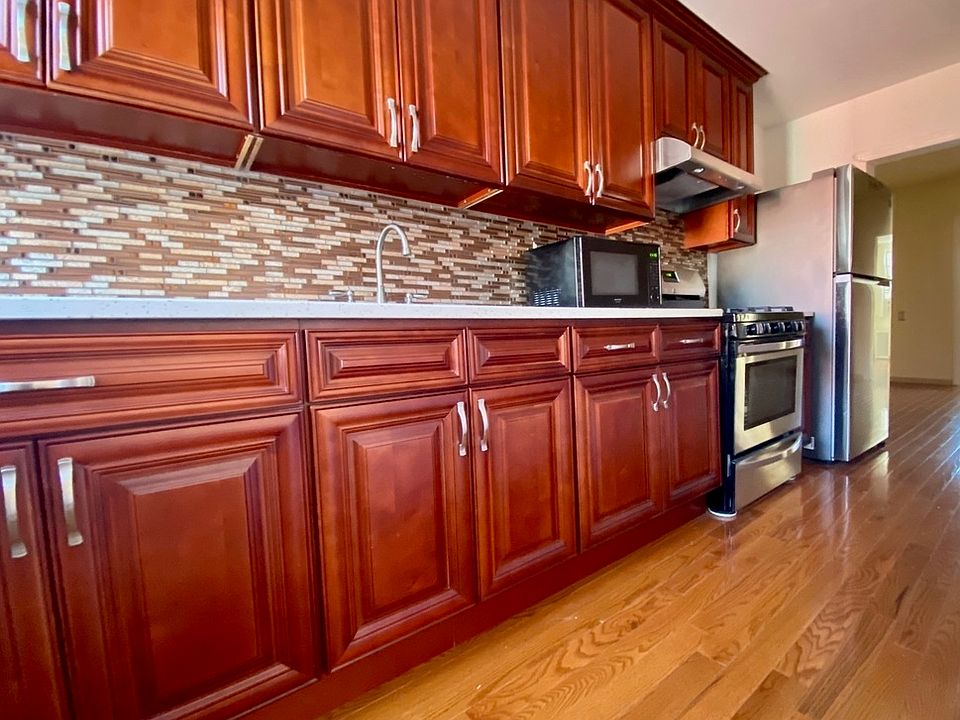 1st image of 466A 7th Ave #2
