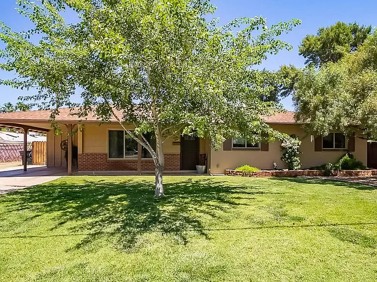 3310 E Earll Dr — Photo 1