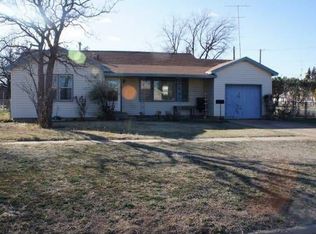1507 Oakland St, Plainview, TX 79072