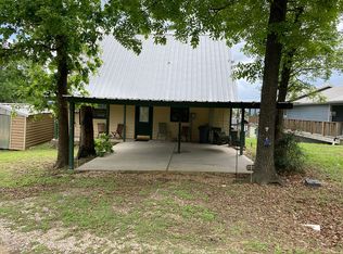 76 Magnolia Dr, Huntsville, TX 77340