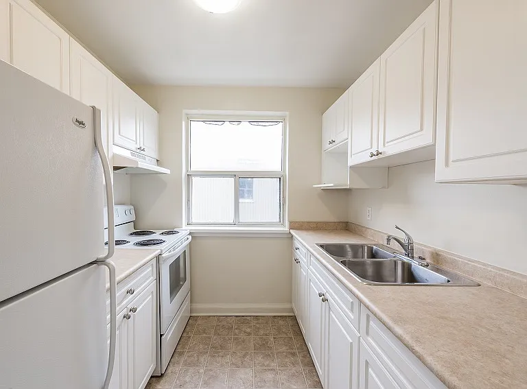 107 Grand Ave — Photo 23