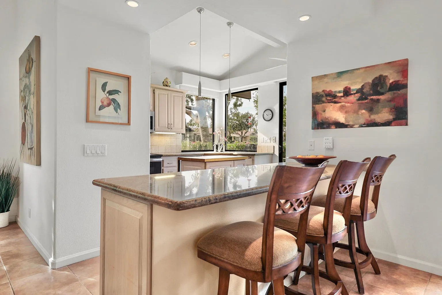 2 bed, 1920 sqft, $4,000 — Photo 3