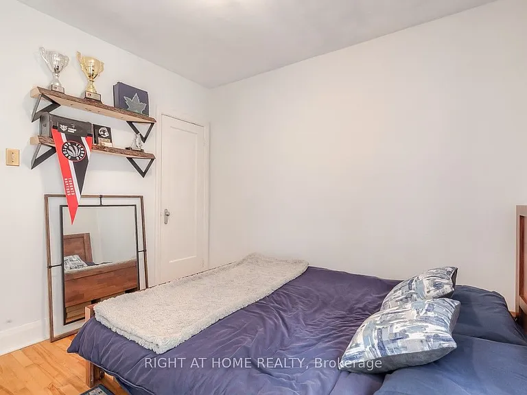 64 Royal York Rd — Photo 15