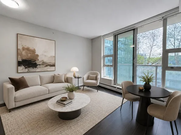168 W 1st Ave #809, Vancouver, BC V5Y 0H6