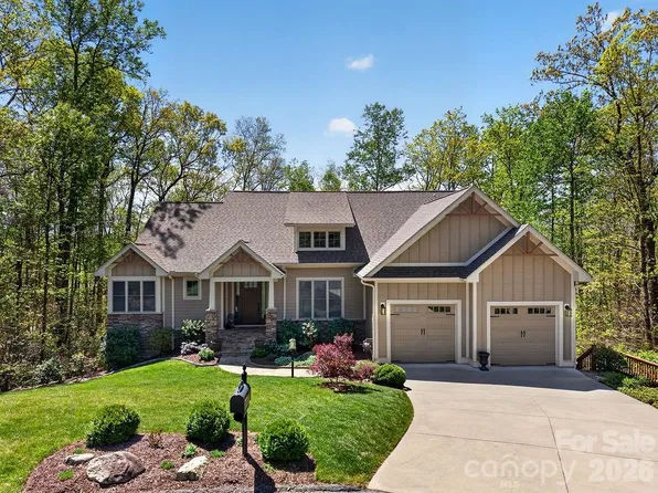 67 Little Sunset Ct, Hendersonville, NC 28739