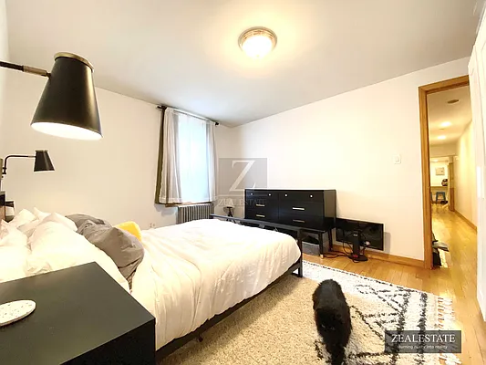 Rented by ZealEstate Group Inc | media 18