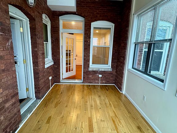 3rd image of 191 Winthrop Rd APT 6