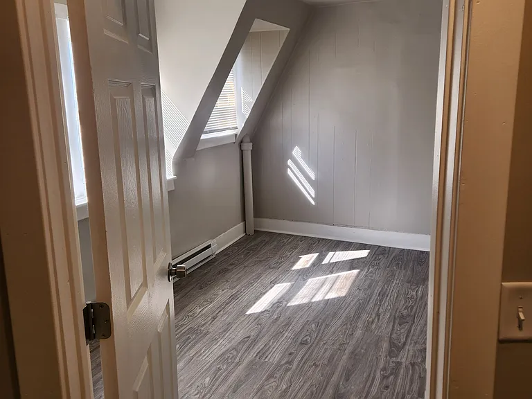 1103 Mifflin St #4 — Photo 24