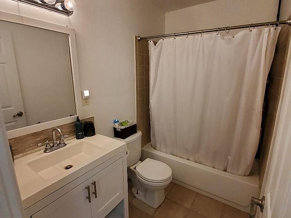 5th image of 1520 Ross St #1