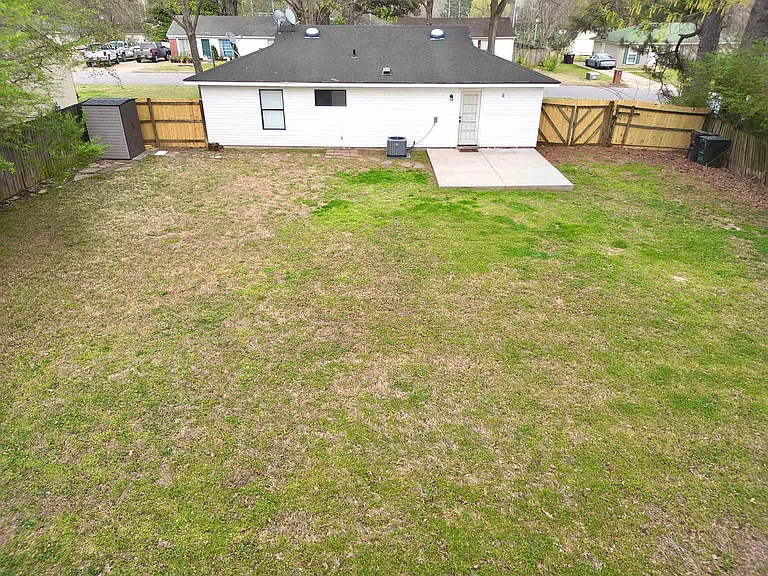 925 Greenview Rd — Photo 26