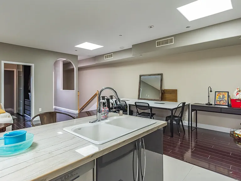 4741 Point Loma Ave #201 — Photo 4