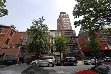 39 West 105th Street in Manhattan Valley