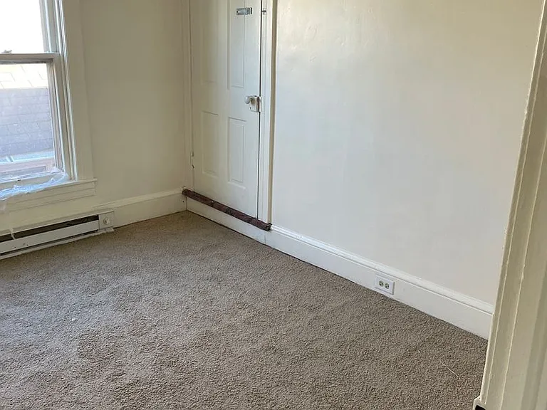 650 N Mulberry St — Photo 8