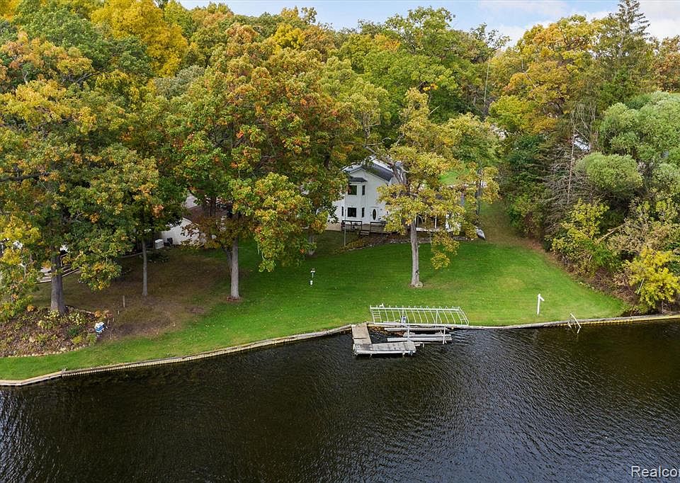 11965 Westshore Dr, Pinckney, MI 48169 Zillow
