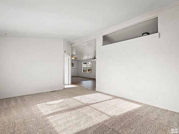 4th image of 287 Sprucewood Dr