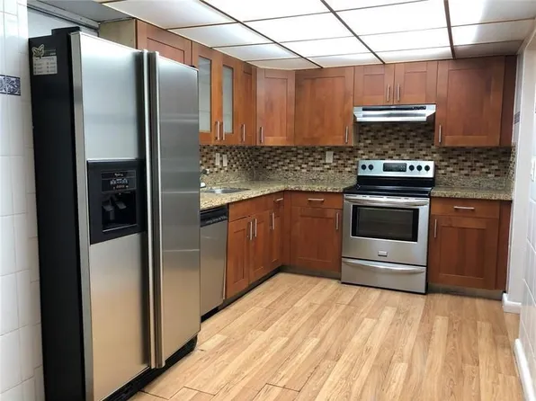 20350 W Country Club Dr APT 102, Aventura, FL 33180