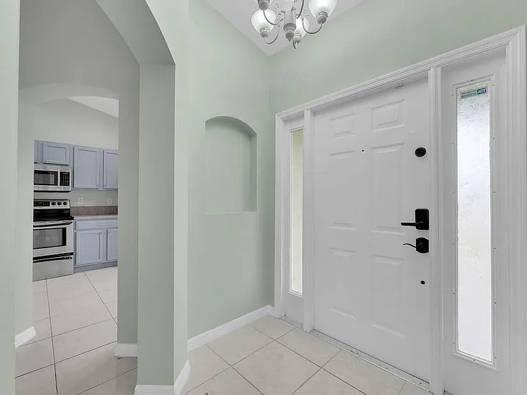 5335 NW Conley Dr — Photo 2