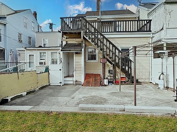 4th image of 115 Butler St