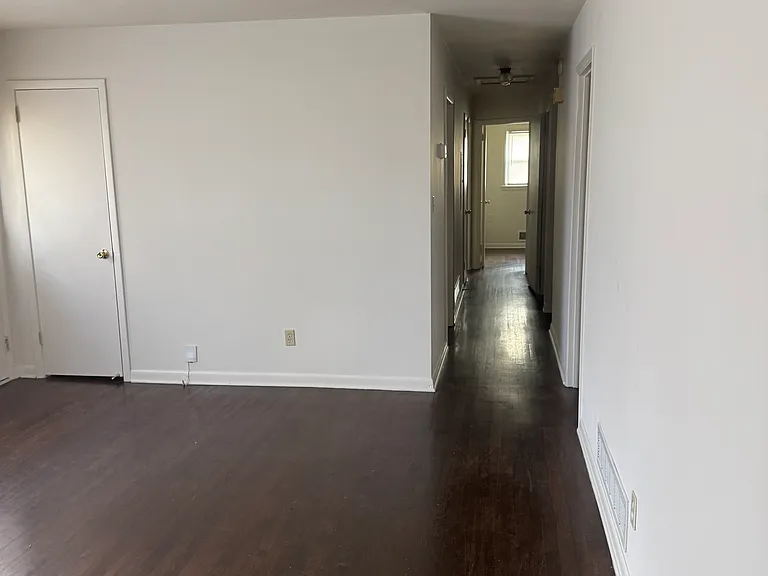 710 Earl St SE — Photo 12